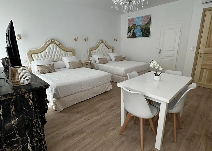 Apartment Familial Du Cloitre Narbonne