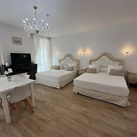 Familial Du Cloitre Narbona